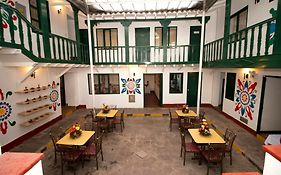 Cusco Plaza Nazarenas
